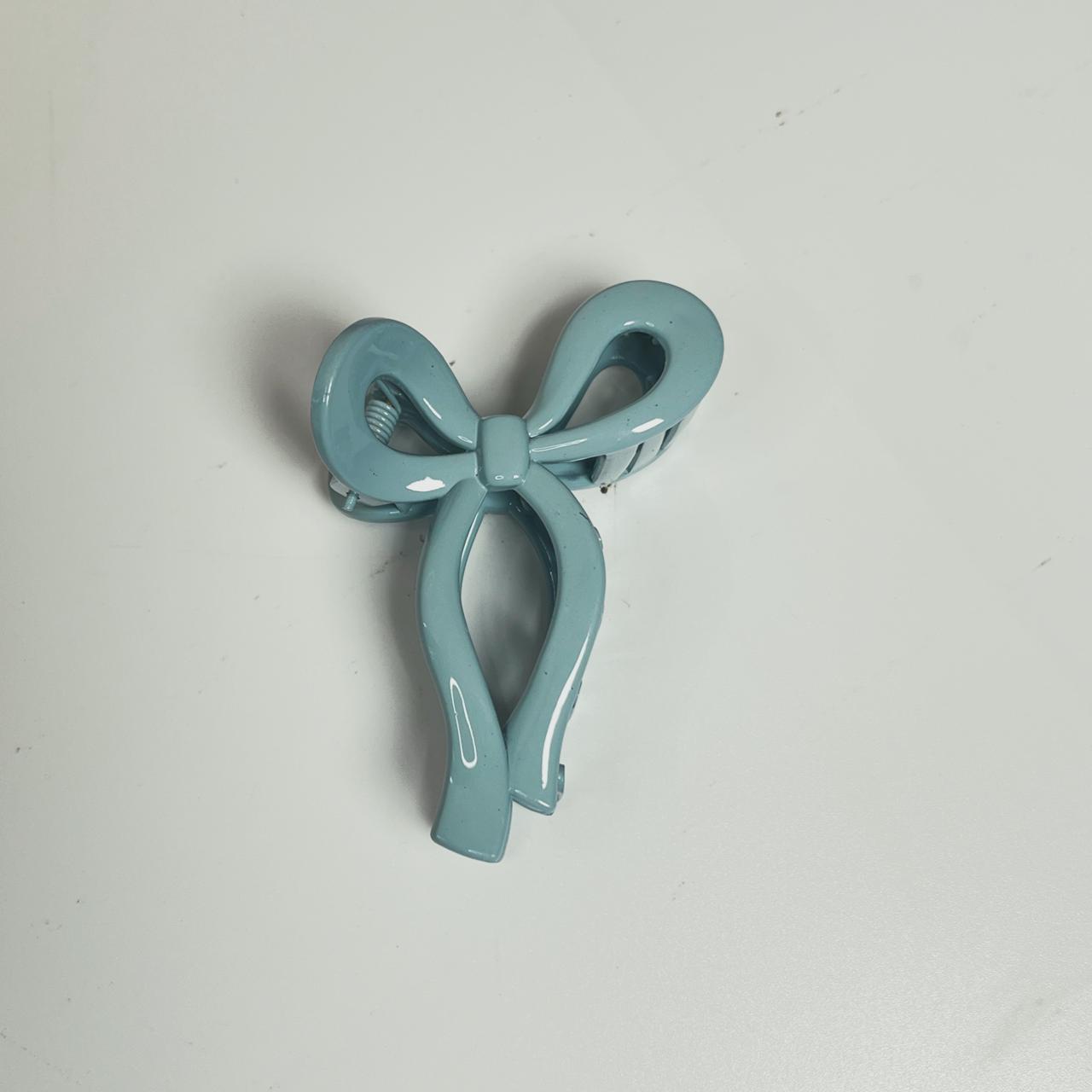 Long Tail Bow Claw Clip - Medium