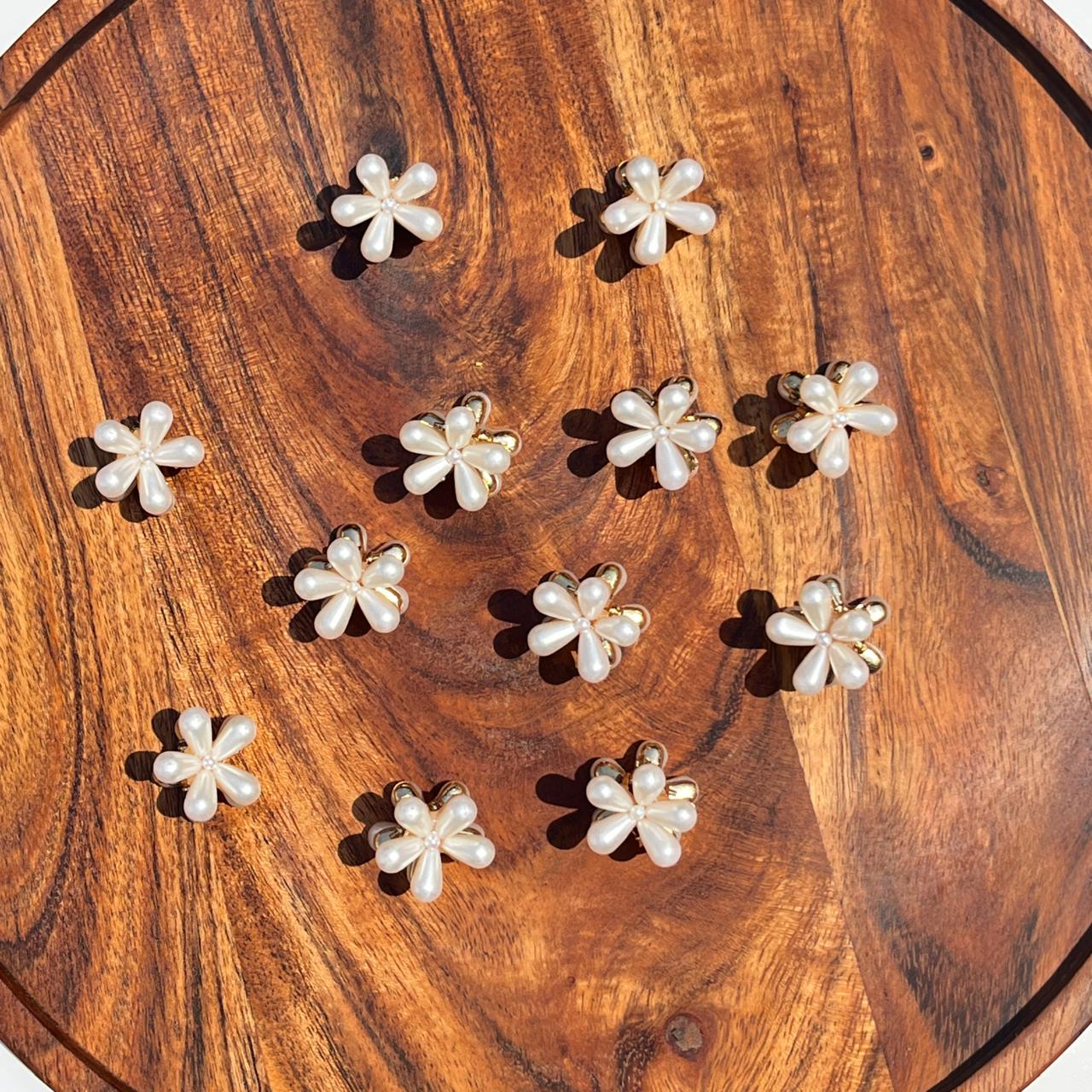 Pearl Blossom Mini Claw Clip