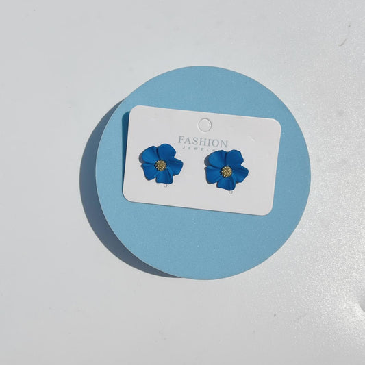 Minimal Blue Floral Stud Earrings – Everyday Elegant Pair