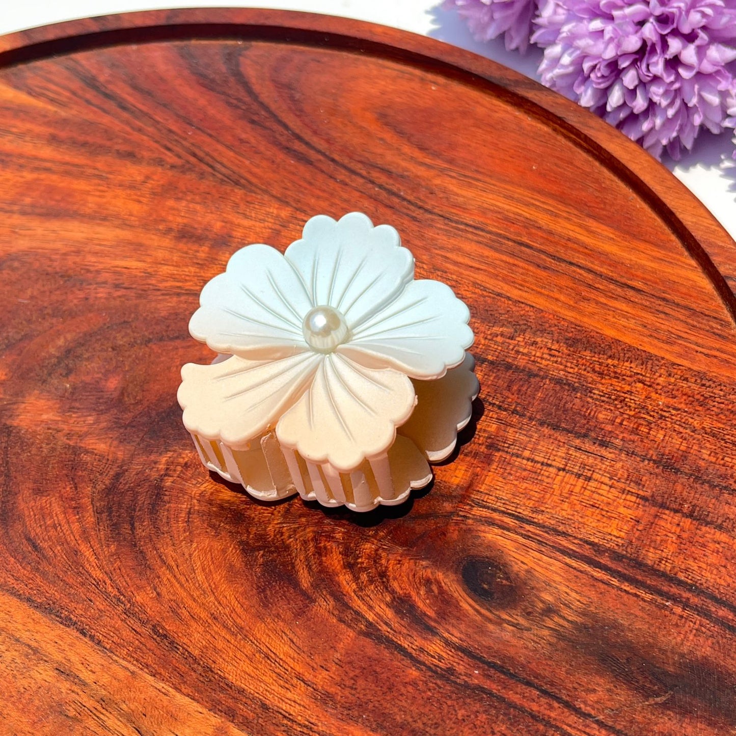 Pearl Bloom Floral Claw Clip - Medium