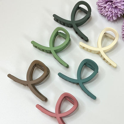 Matte Finish Loop Hair Claw  - Medium