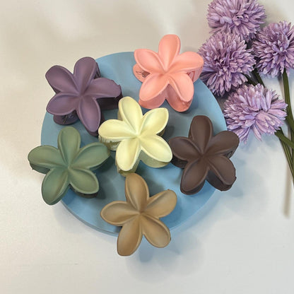 Matte Flower Hair Claw - Medium