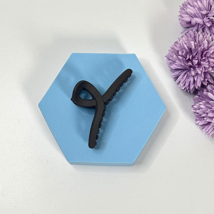 Infinity shape matte hair claw- Medium