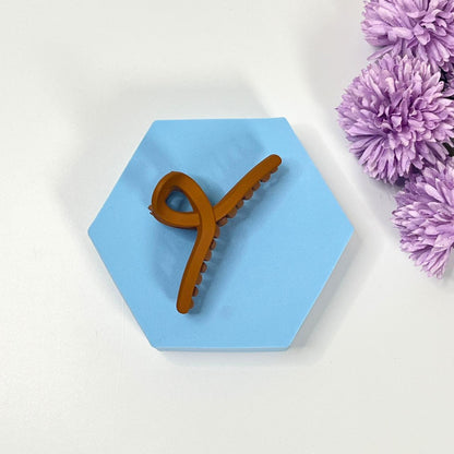 Infinity shape matte hair claw- Medium