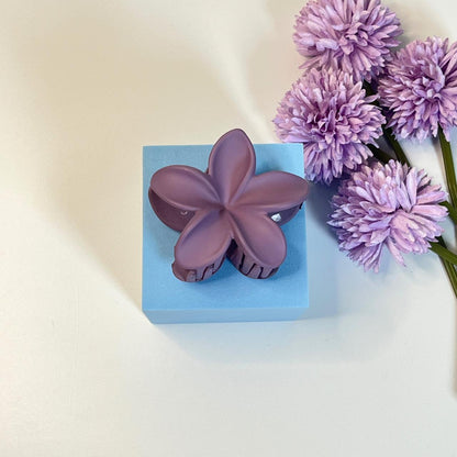 Matte Flower Hair Claw - Medium
