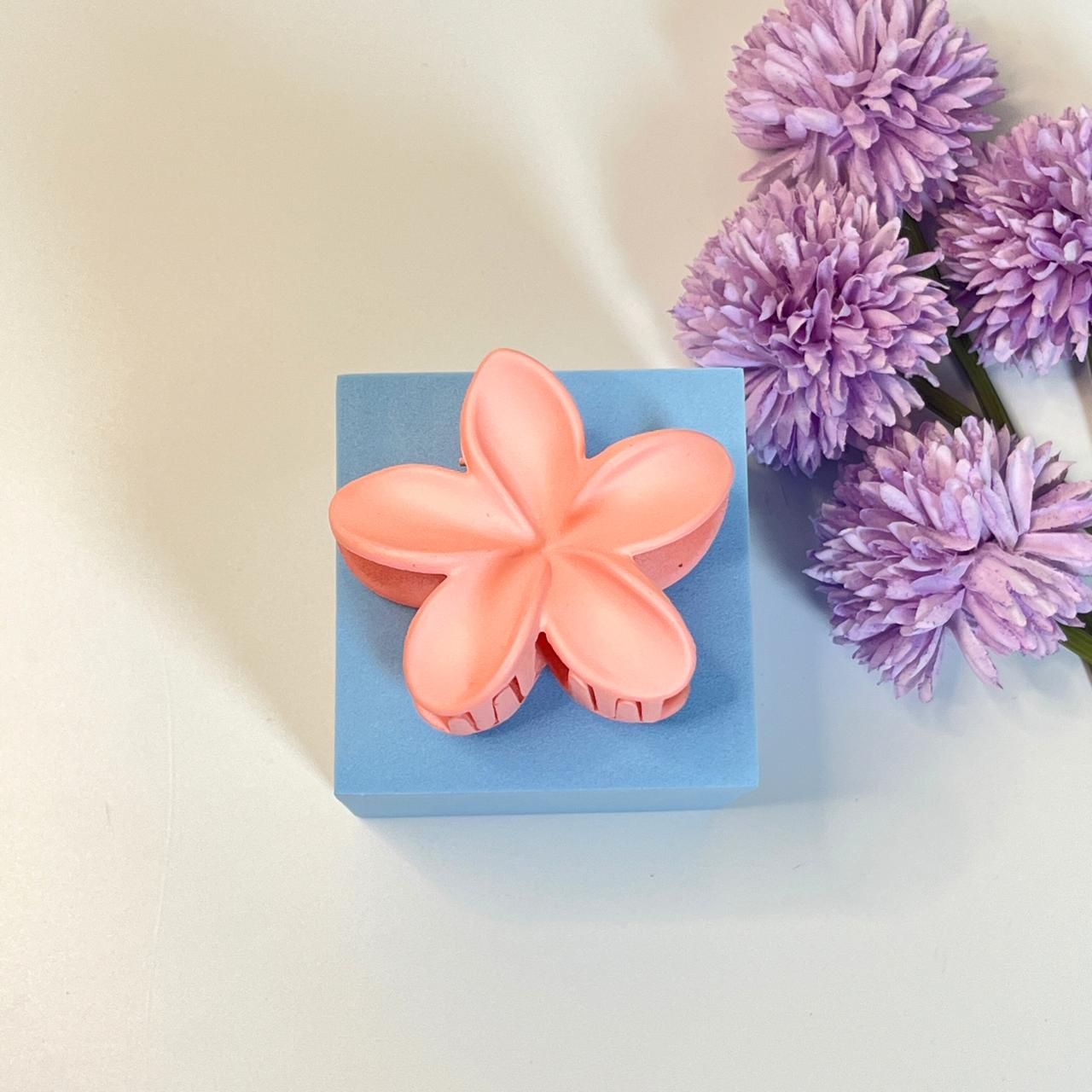 Matte Flower Hair Claw - Medium