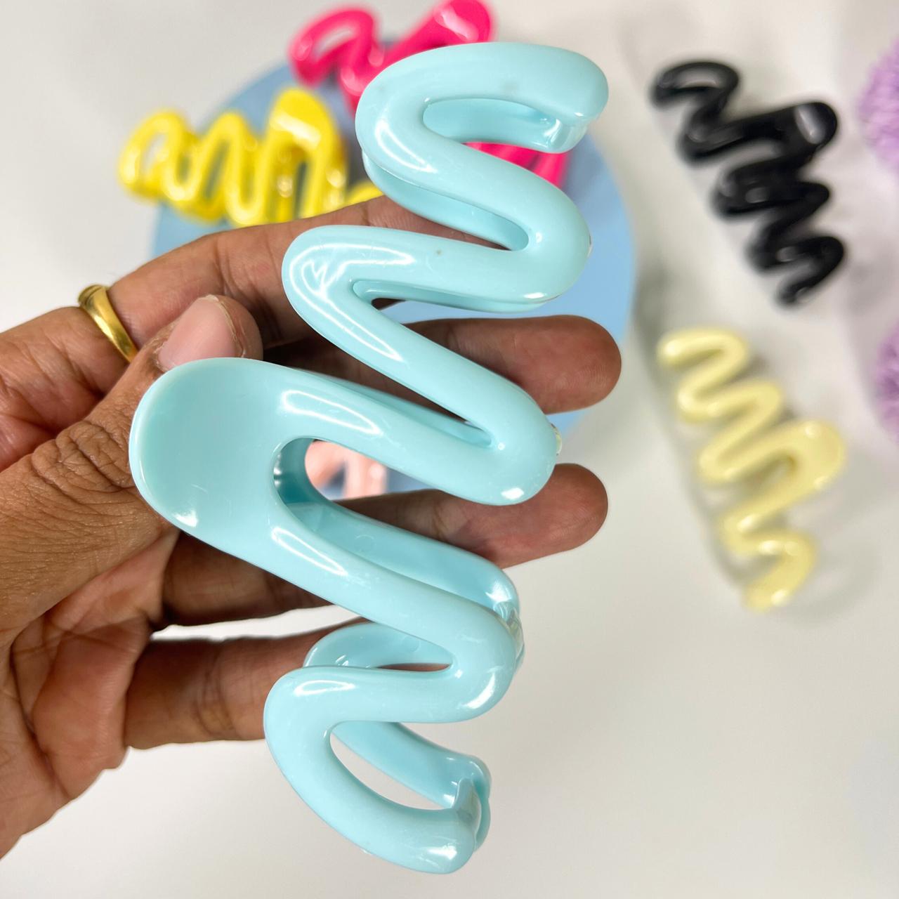 Wavy Pop Hair Claw