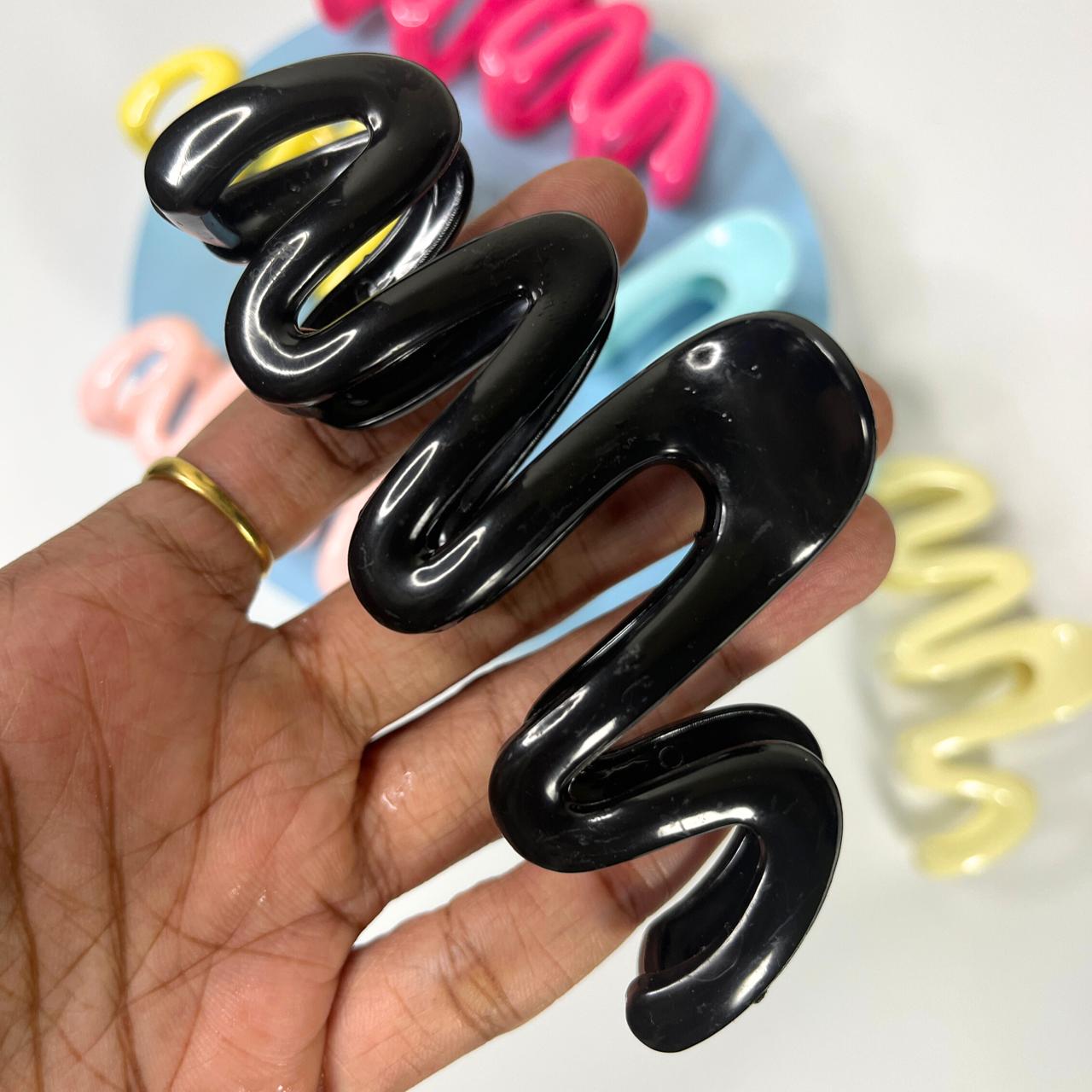 Wavy Pop Hair Claw