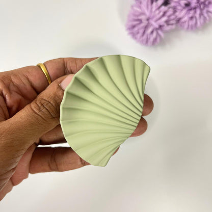 Shell Shape Matte Hair Claw - Medium