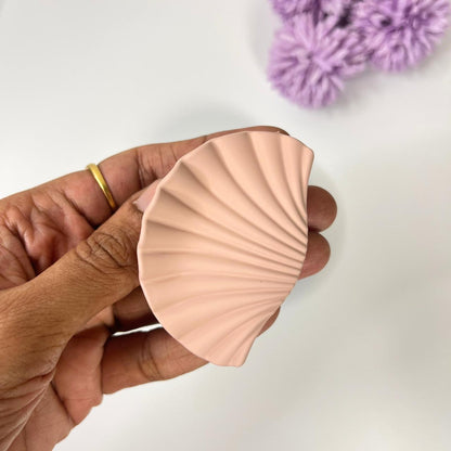 Shell Shape Matte Hair Claw - Medium