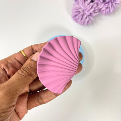 Shell Shape Matte Hair Claw - Medium