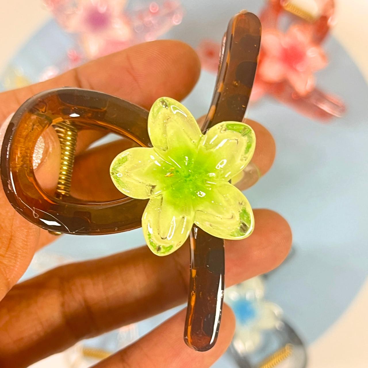 Crystal Flower Hair Clutcher