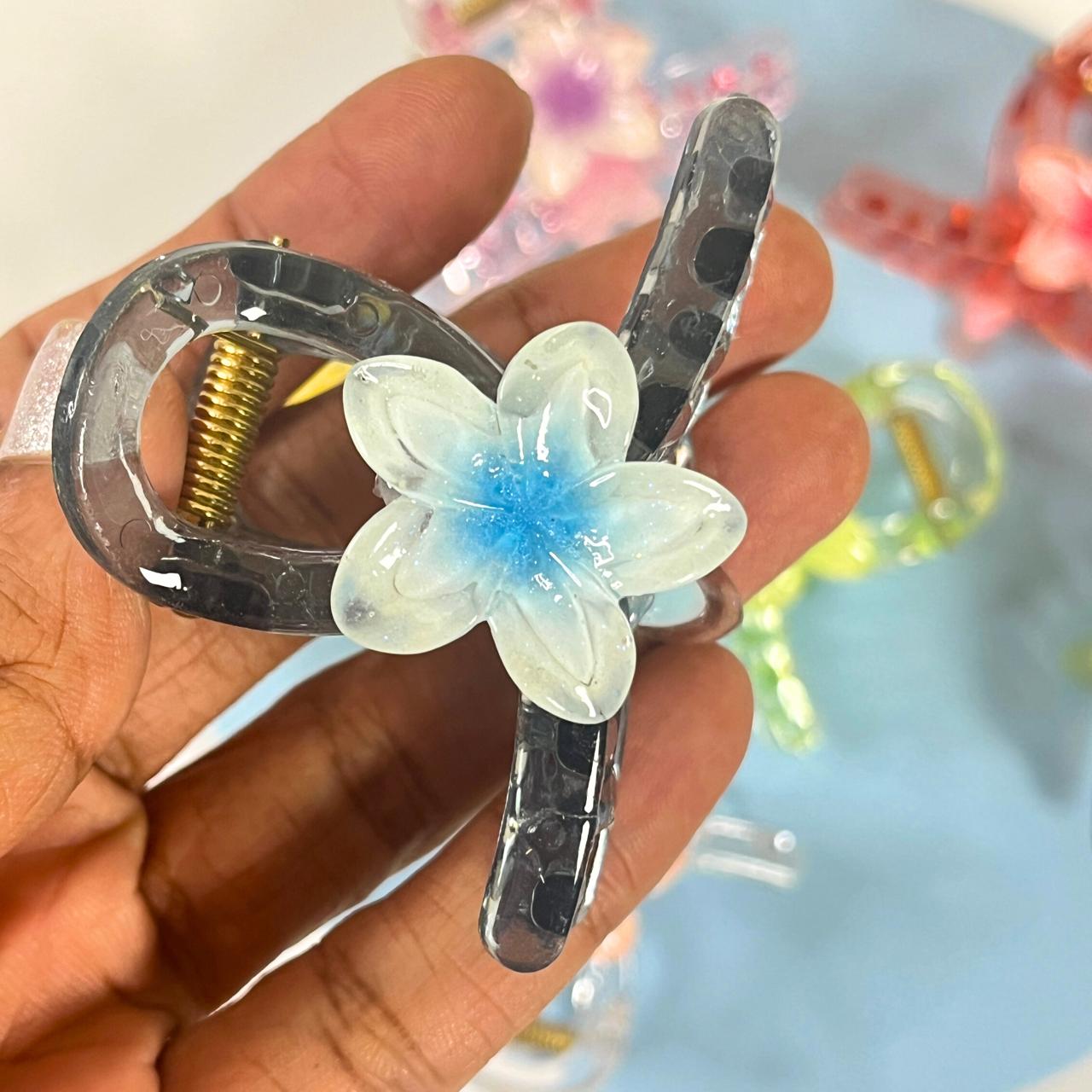 Crystal Flower Hair Clutcher
