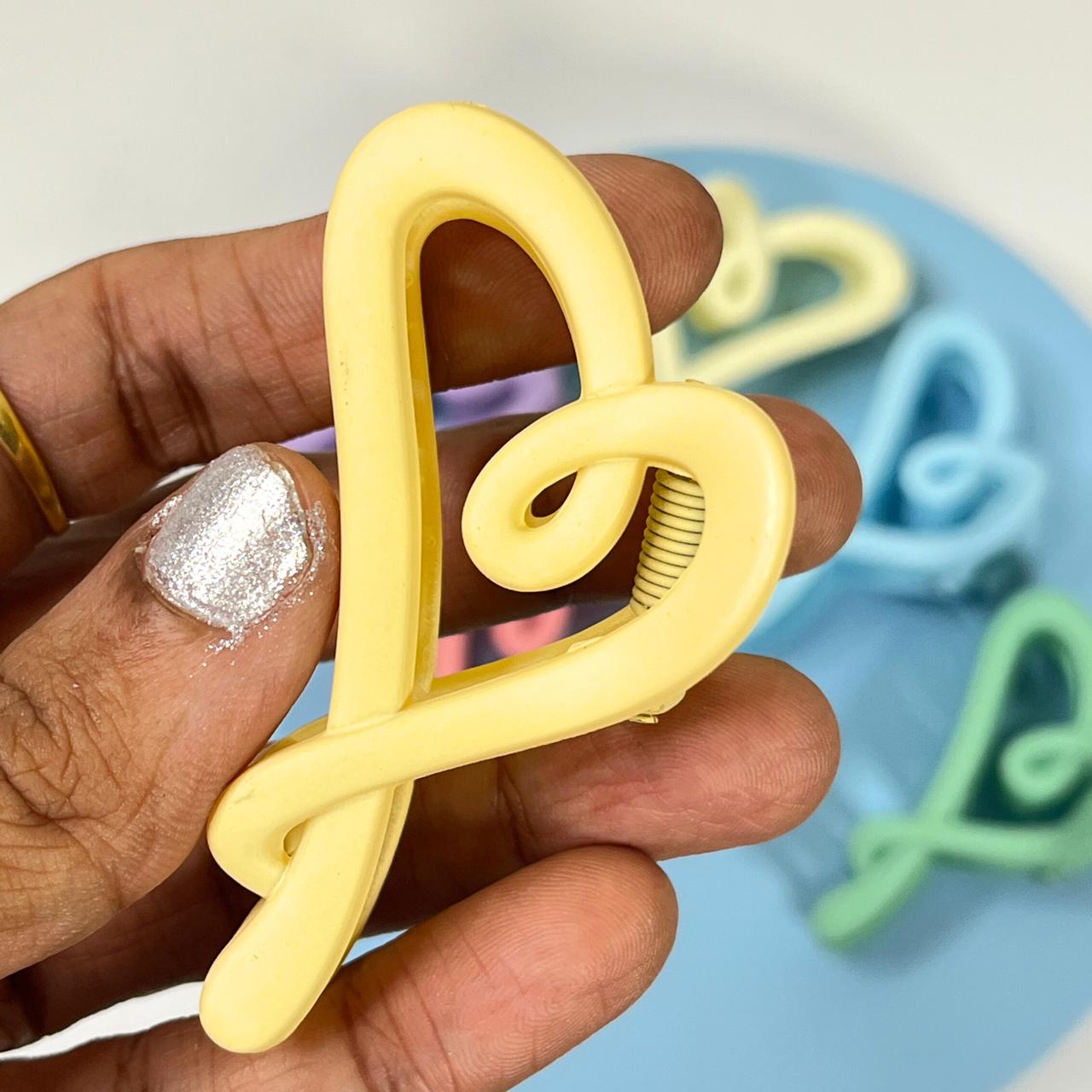 Abstract Twist Hair Claw Clip