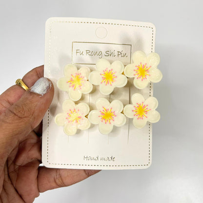 Daisy Flower Hair Clip Set (2 Pieces)