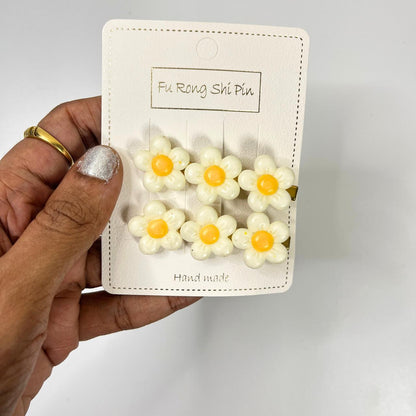 Daisy Flower Hair Clip Set (2 Pieces)