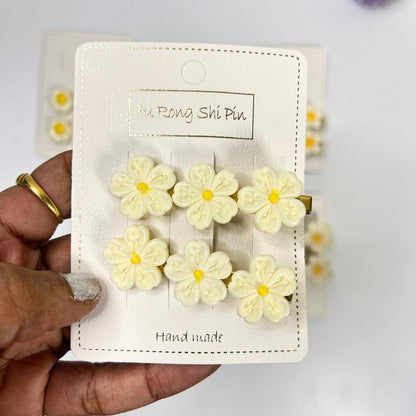 Daisy Flower Hair Clip Set (2 Pieces)