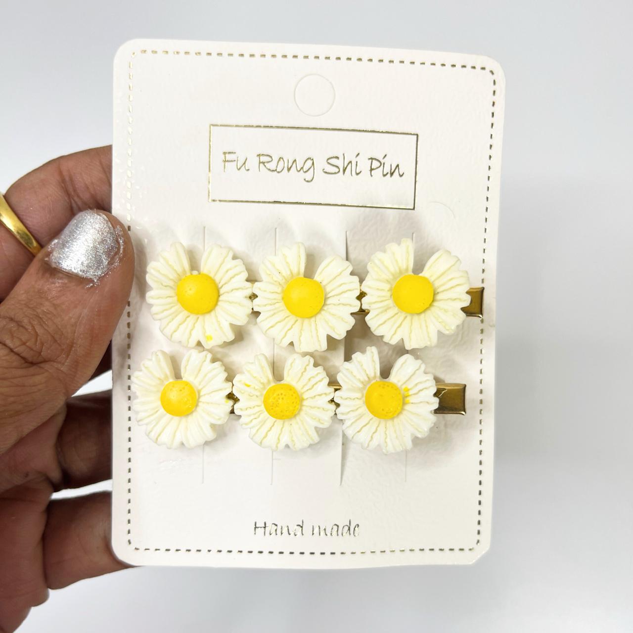 Daisy Flower Hair Clip Set (2 Pieces)