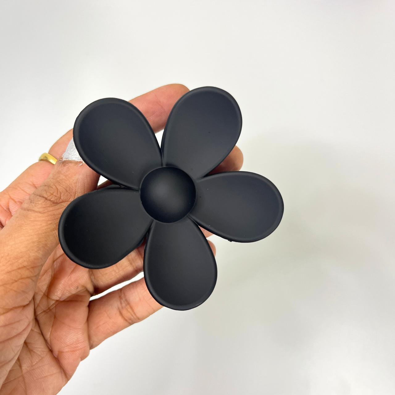 Matte Daisy Flower Hair Claw Clip - Large