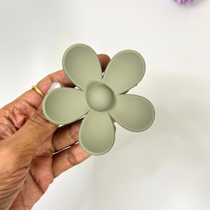 Matte Daisy Flower Hair Claw Clip - Large