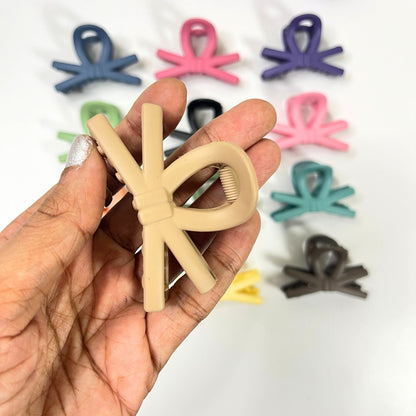 Minimal Loop Hair Claw