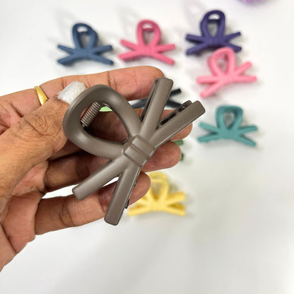 Minimal Loop Hair Claw