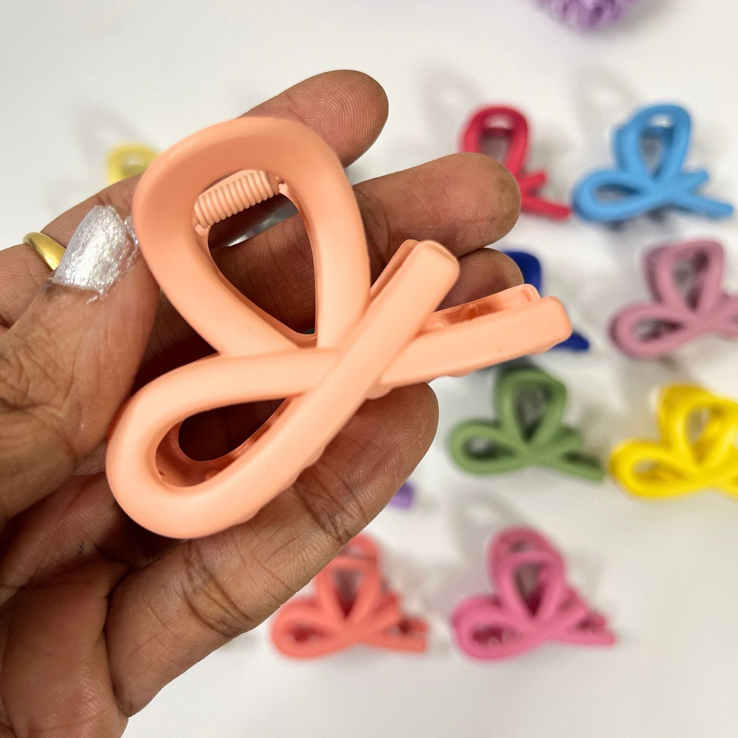 Minimal half Twist Hair Claw Clip