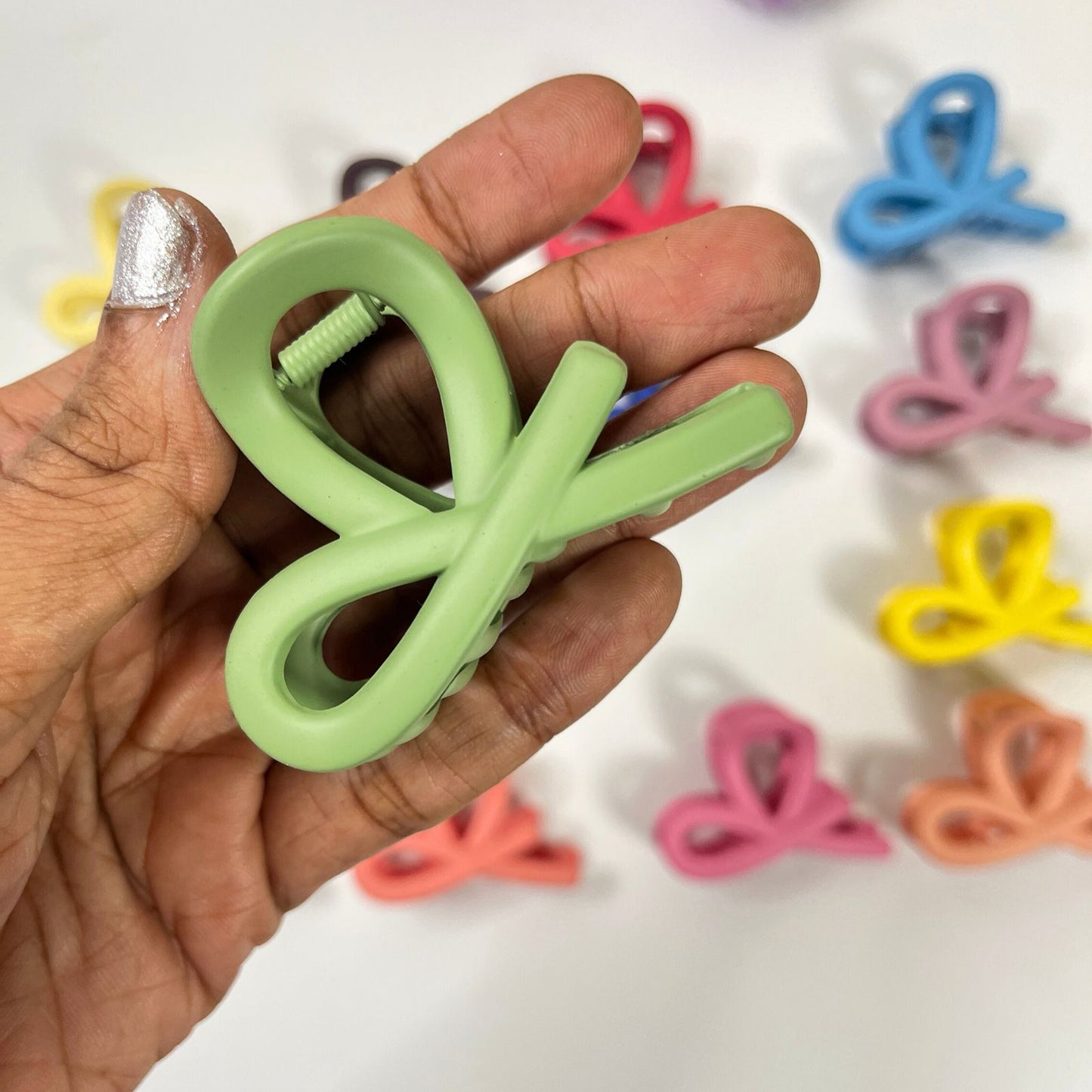 Minimal half Twist Hair Claw Clip
