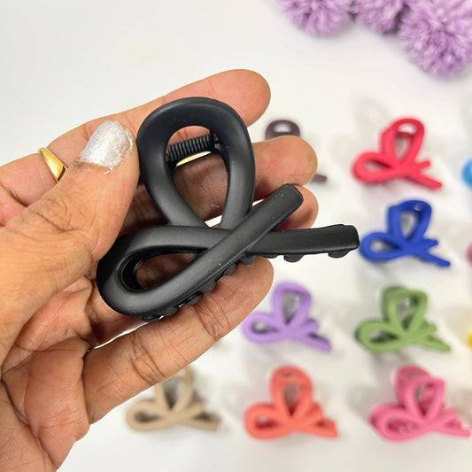 Minimal half Twist Hair Claw Clip