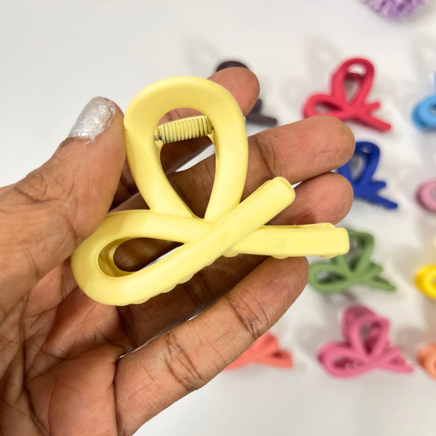 Minimal half Twist Hair Claw Clip