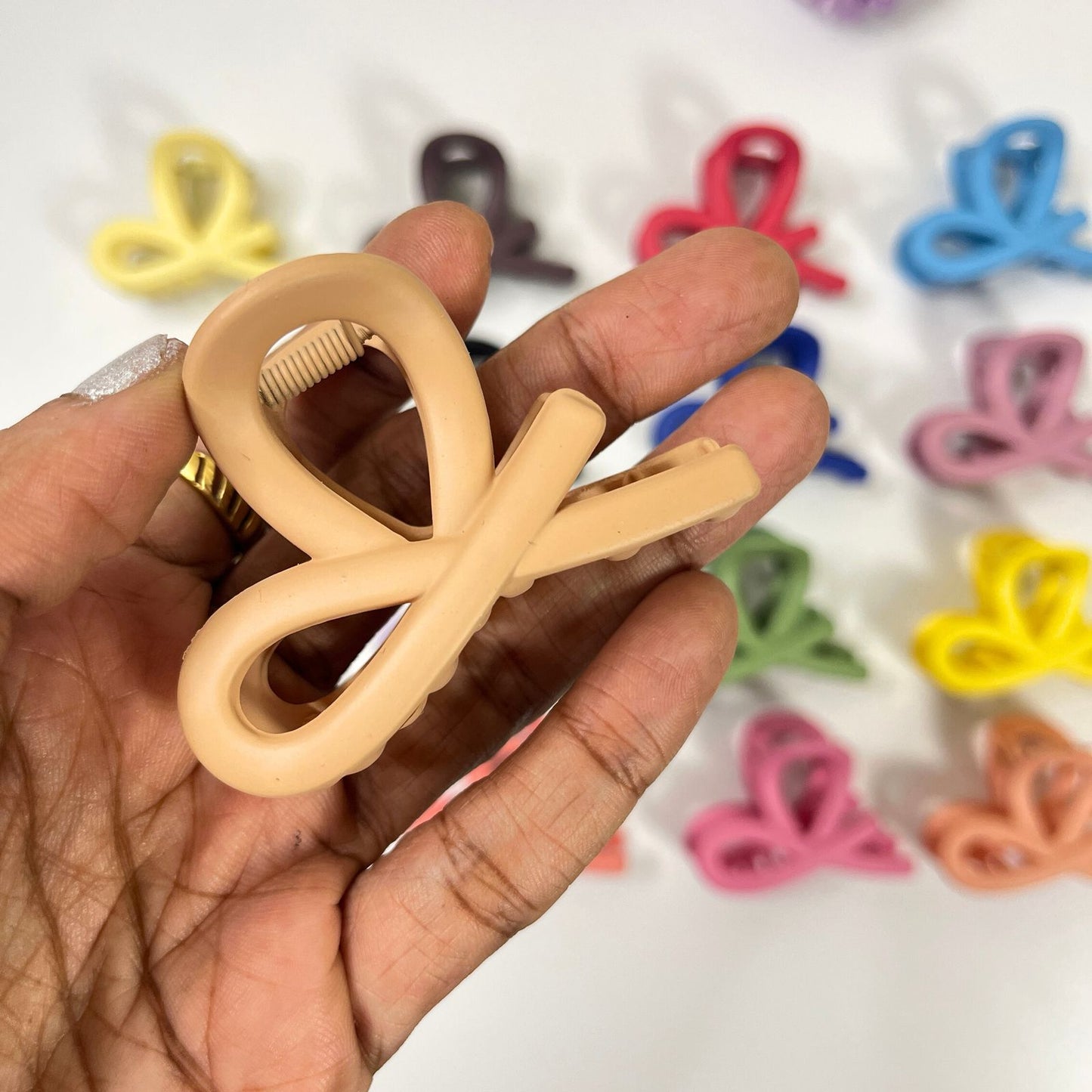 Minimal half Twist Hair Claw Clip