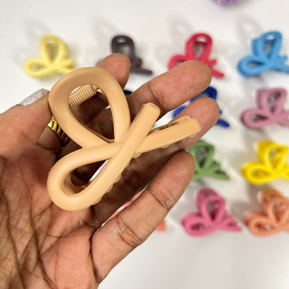 Minimal half Twist Hair Claw Clip