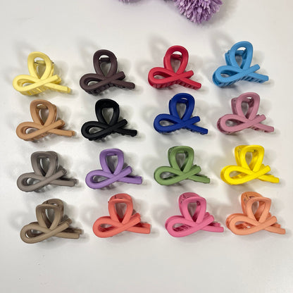 Minimal half Twist Hair Claw Clip