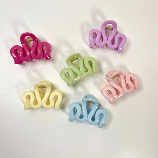 Curvy Pop Hair Claw - Medium