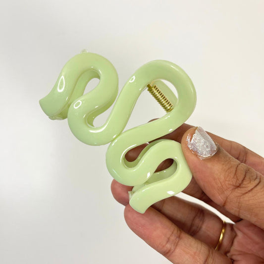 Curvy Pop Hair Claw - Medium