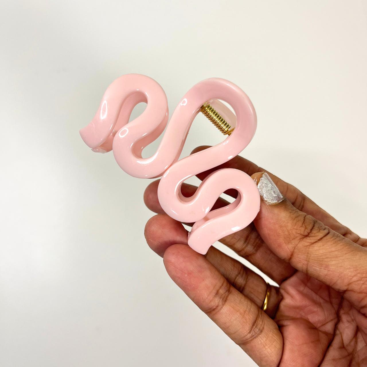 Curvy Pop Hair Claw - Medium