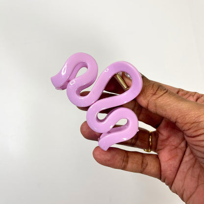 Curvy Pop Hair Claw - Medium