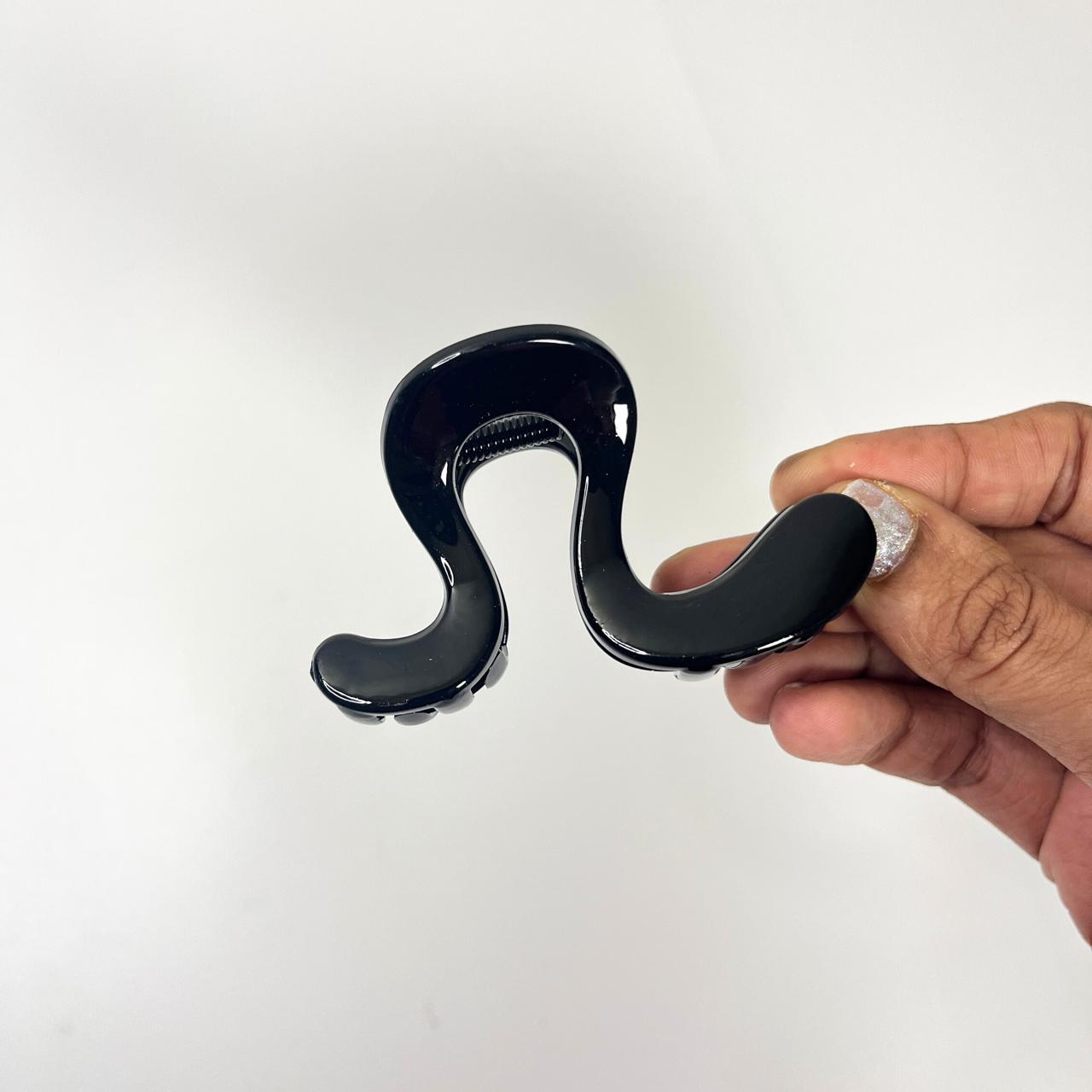Twist Wave Hair Claw Clip - Medium