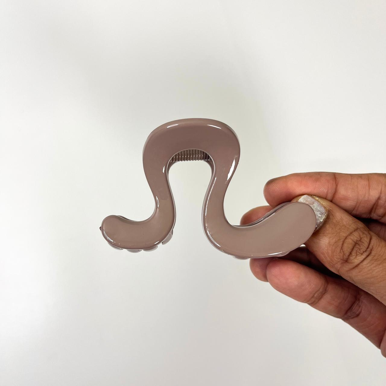 Twist Wave Hair Claw Clip - Medium