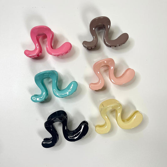 Twist Wave Hair Claw Clip - Medium