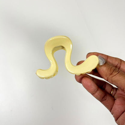 Twist Wave Hair Claw Clip - Medium
