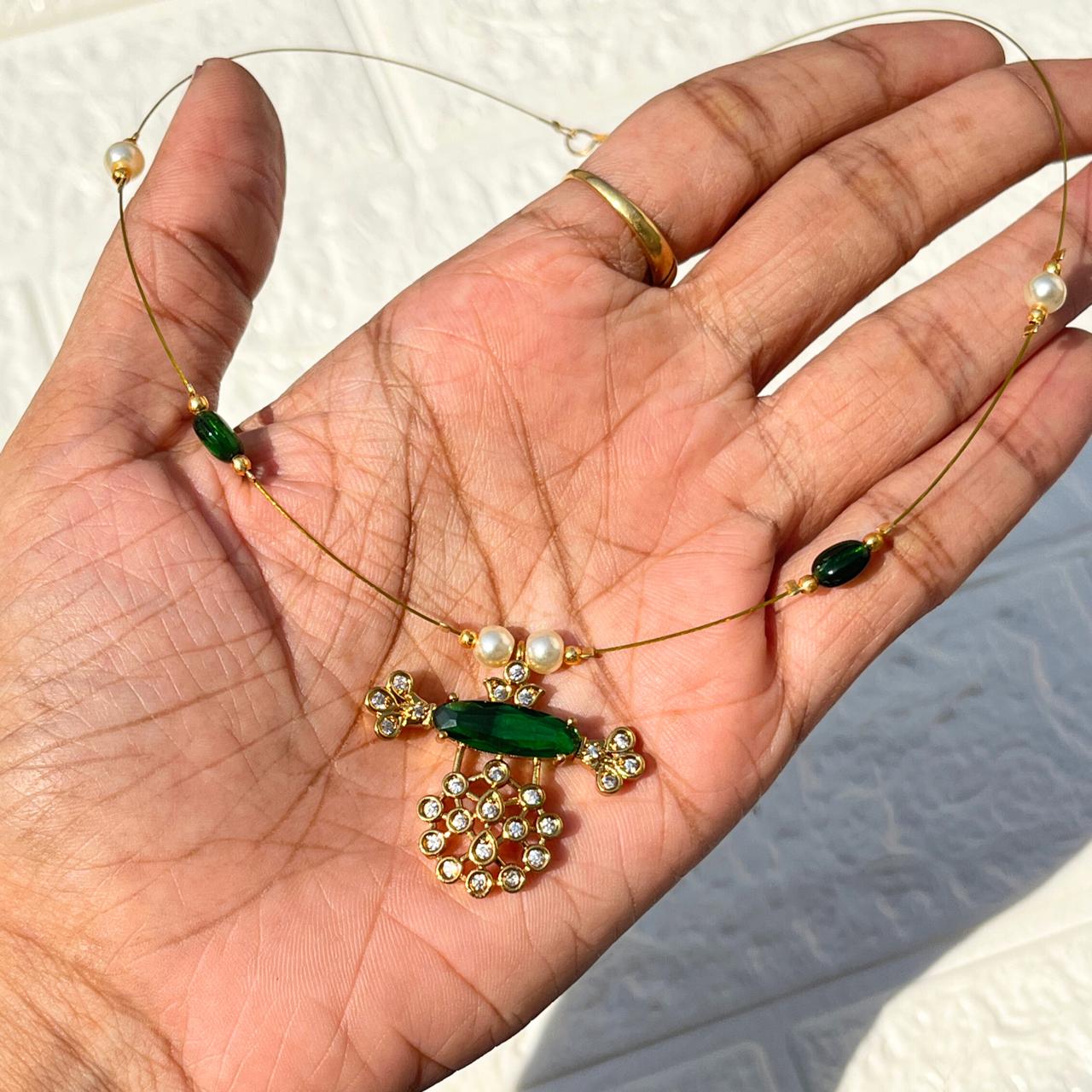 Floral Pendant Invisible Necklace