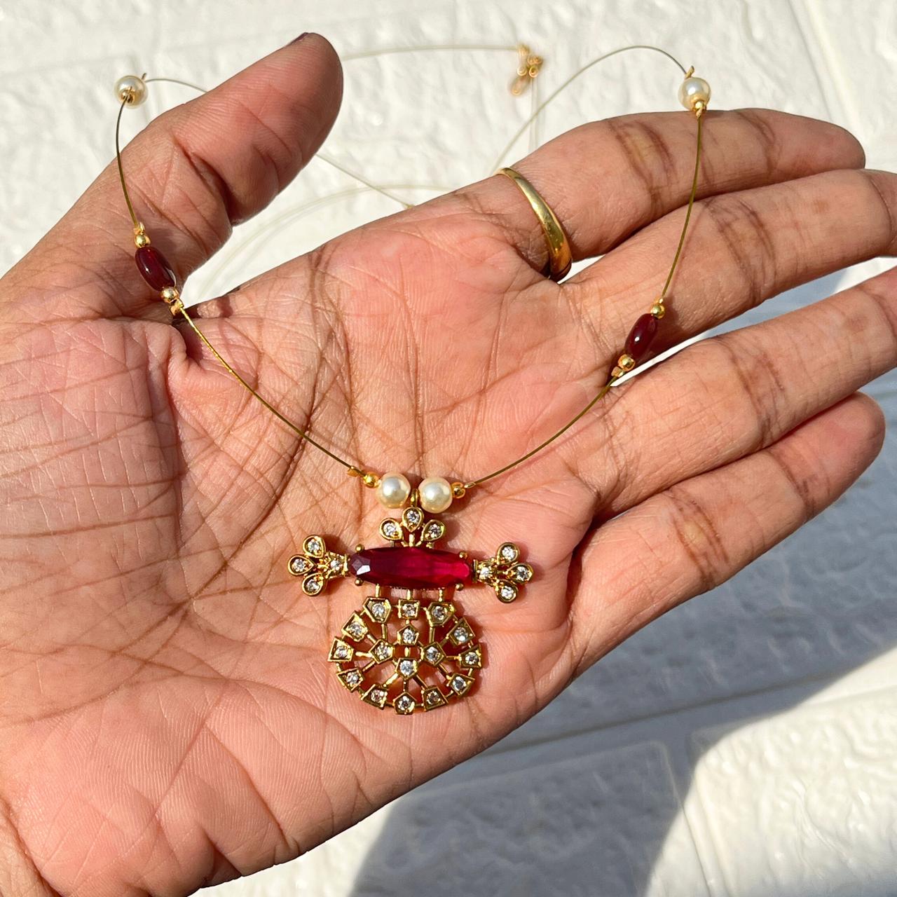 Floral Pendant Invisible Necklace