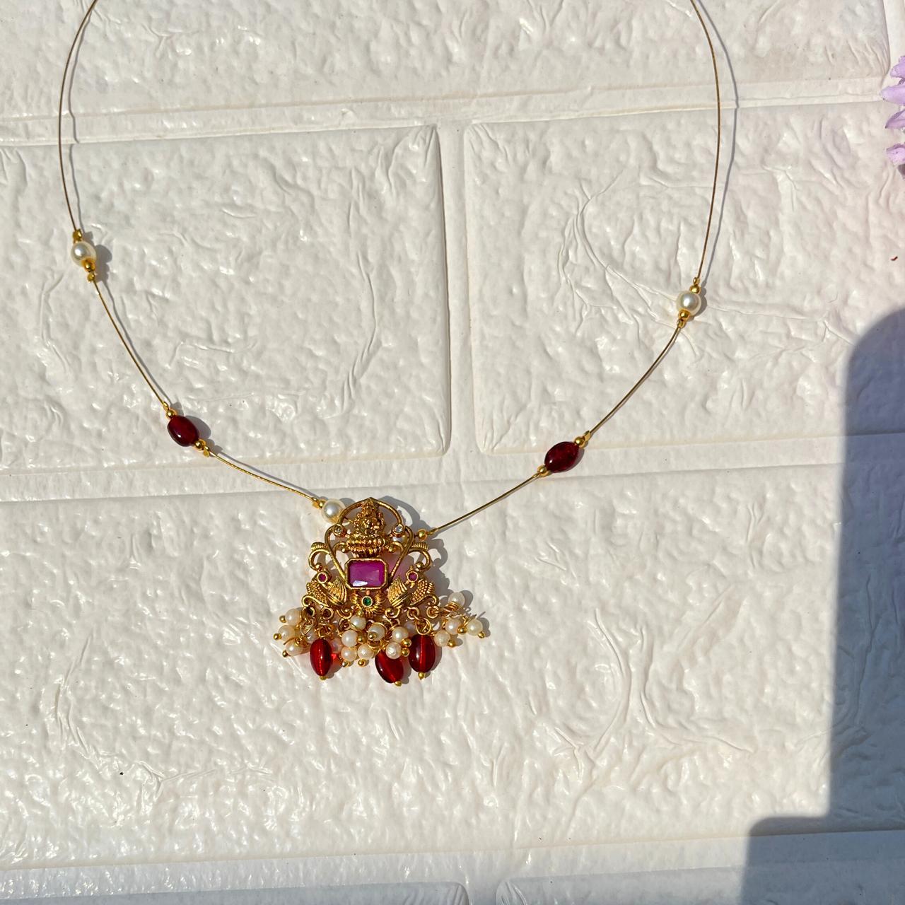 Pearl & Beads Invisible Necklace (Meroon)
