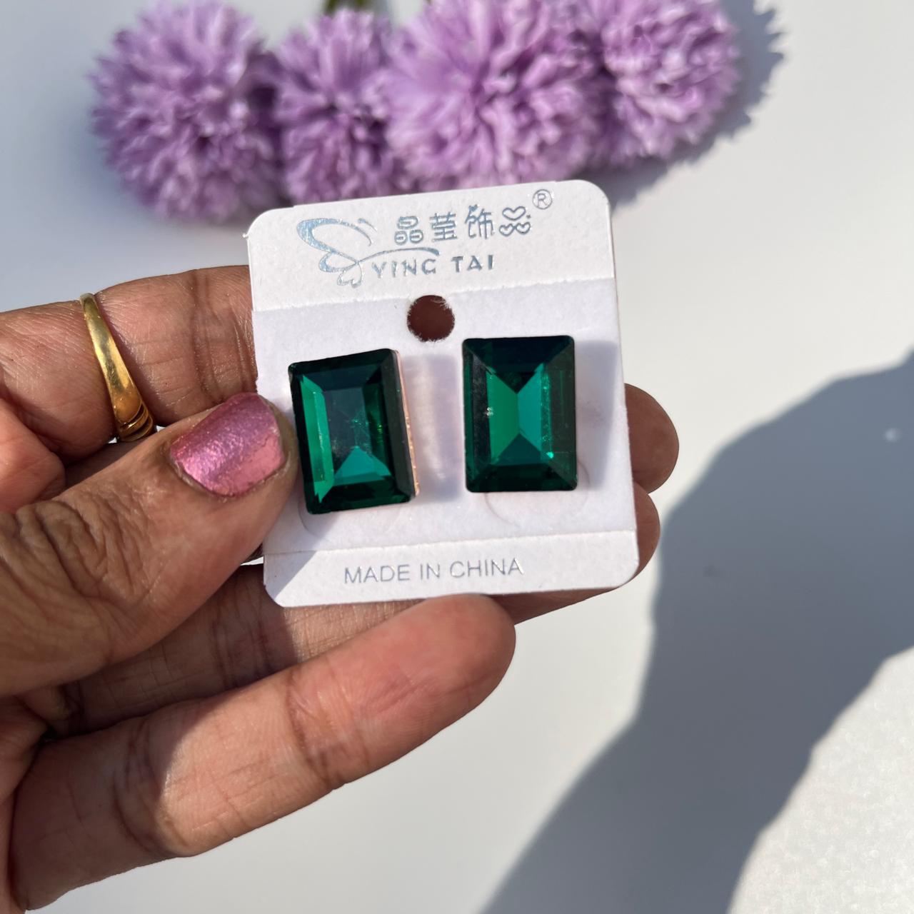 Minimal Crystal Block Studs