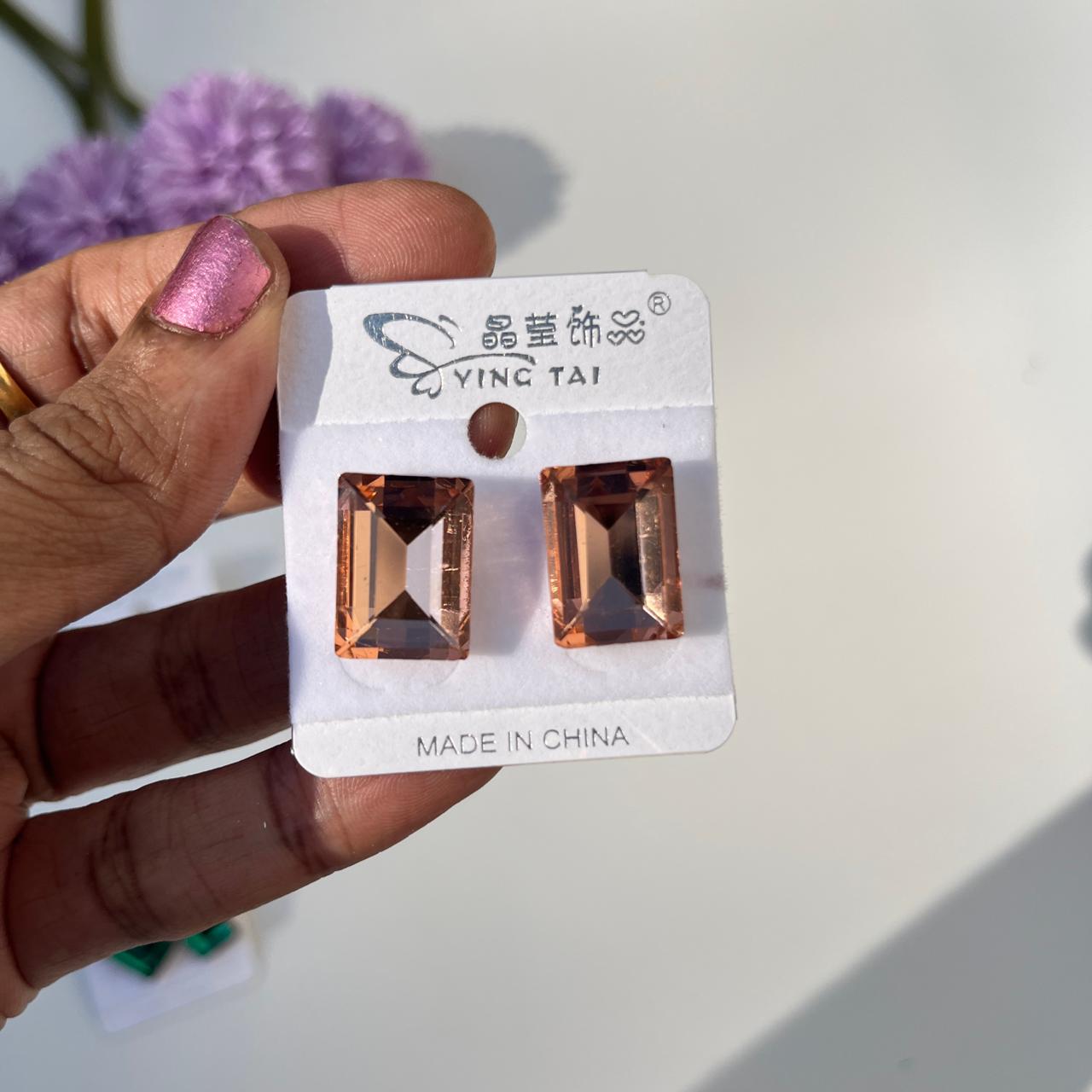 Minimal Crystal Block Studs