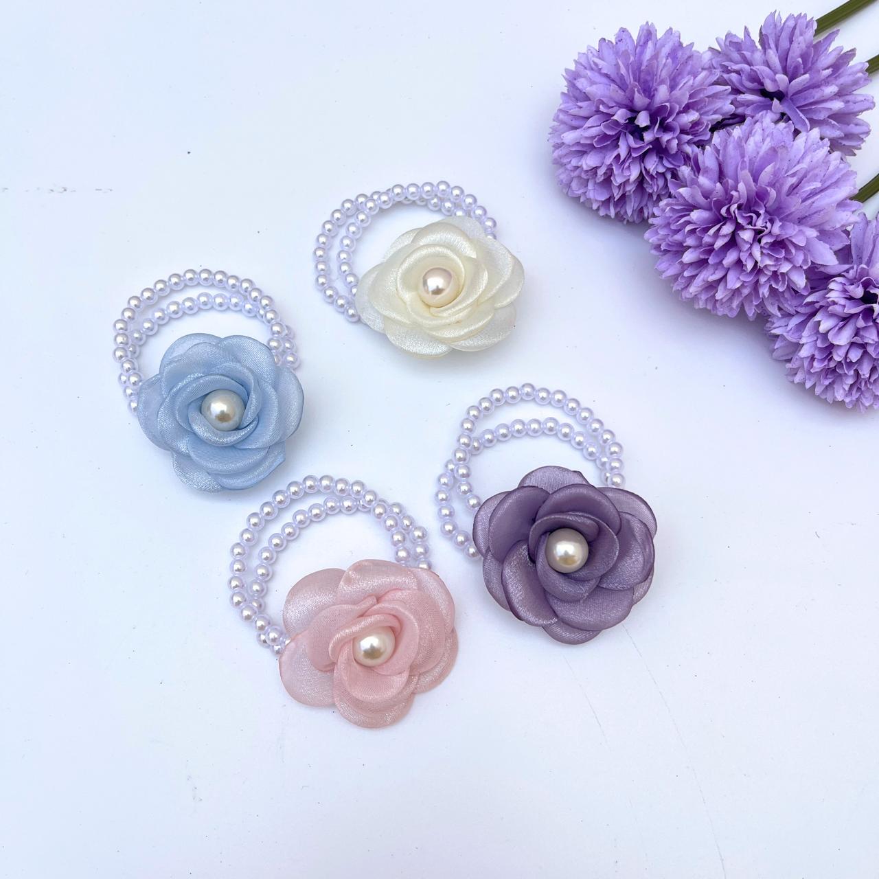 Pearl Bloom Hair Tie 🌸