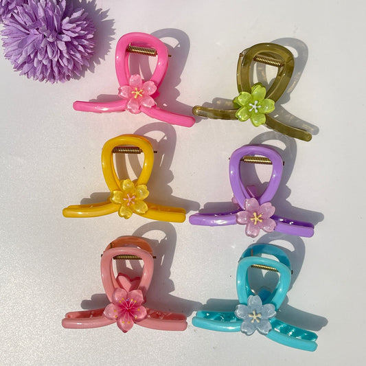 Pastel Flower Claw Clip 🌸(Medium)