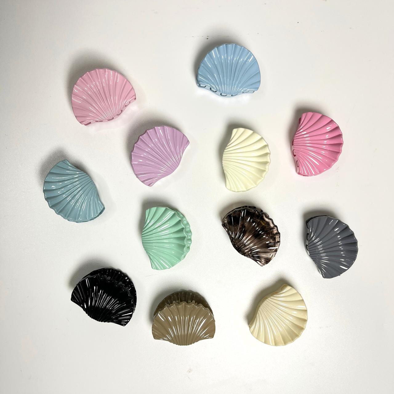 Seashell Shape Mini Claw Hair Clip - Small