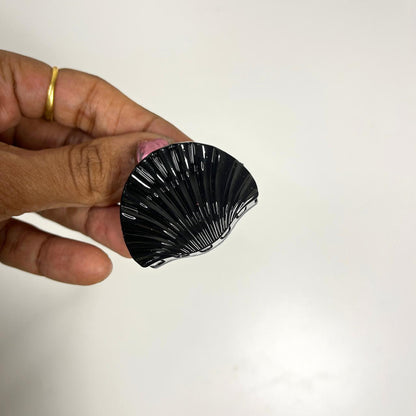 Seashell Shape Mini Claw Hair Clip - Small